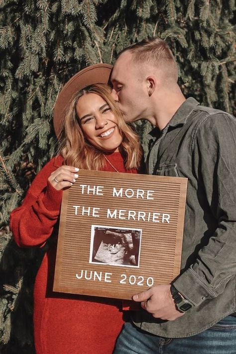 3rd Baby Announcement, Pregnancy Announcement Pictures, Pregnancy Announcement Photoshoot, Baby Announcement Photoshoot, Fun Baby Announcement, Christmas Baby Announcement, Baby Announcement Pictures, Pregnancy Announcement Photos