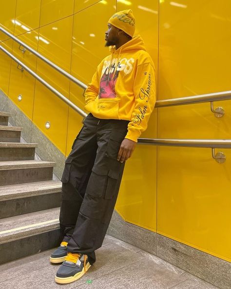 Black And Yellow Outfit Men, Yellow Streetwear Outfit, Yellow Outfit Men, Men Outfits Drip, Black And Yellow Streetwear, Hoodie Outfit Men Streetwear, Black And Yellow Outfit, Yellow Shoes Outfit, Outfit Streetwear Men