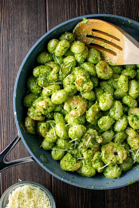 A simple weeknight recipe using pre made gnocchi and homemade pesto sauce. Pesto gnocchi with shrimp. #pesto #gnocchirecipes #gnocchi Gnocchi With Shrimp, Pesto Dishes, Gnocchi Pesto, Pesto Gnocchi, Gnocchi Recipes Homemade, Gnocchi Dishes, Best Mac N Cheese Recipe, Homemade Pesto Sauce, Sauce Pesto