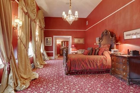 Inside 8 Celebrity Bedrooms: Beyonce, Zooey Deschanel, Nicole Richie, and More | Glamour New Orleans Mansion, Celebrity Bedrooms, New Orleans Garden District, New Orleans Homes, Beyonce And Jay Z, Beyonce And Jay, One Bedroom Apartment, Celebrity Houses, Historic Home