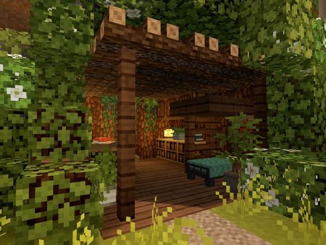 Minecraft Houses Exterior Easy, Minecraft Nature Interior, Open Concept Minecraft House, Simple Birch House Minecraft, Minecraft Outside Builds, Work Station Minecraft, Minecraft Hangout Ideas, Minecraft Open House Ideas, Jungle Homes Minecraft