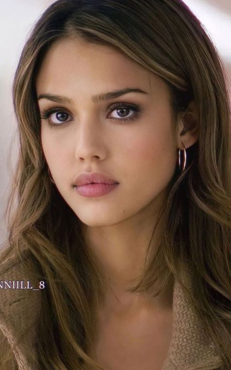 Young Jessica Alba, Monk Pictures, Lash Kit, How To Earn Money, Beautiful Princess, Face Primer, Jessica Alba, Gal Gadot, Beauty Face