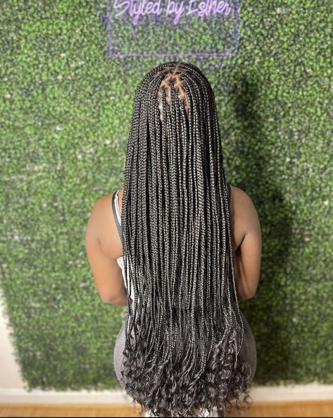 Box Braids With Body Wave Ends, Curled Ends Box Braids, Box Braid Curled Ends, Long Knotless Braids With Curls, Curl Ends Of Box Braids, Small Knotless With Curls At The End, Small Knotless Braids With Curls, Knotless Box Braids With Curly Ends, Small Knotless Box Braids With Curls