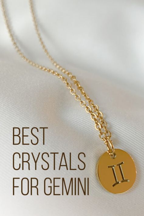 Best Crystals for Gemini: Traits, Crystals & How to Use Them - Zenluma Crystals For Gemini, Gemini Moon Sign, Gemini Birthstone, June Gemini, Gemini Traits, Gemini Rising, Best Crystals, Zodiac Calendar, Kyanite Crystal