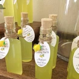 Limoncello Bottles, Glass Bottles Wedding, Limoncello Favors, Olive Oil Favors, Limoncello Cocktails, Wine Favors, Lemon Themed Bridal Shower, Limoncello Recipe, Cork Wedding