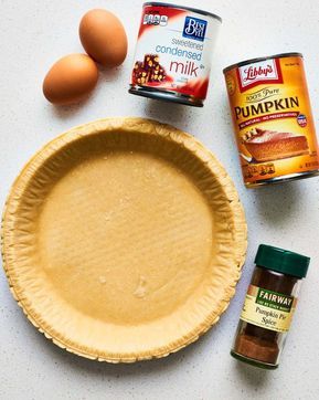 This easy pumpkin pie recipe only needs 5 ingredients. So quick and simple for Thanksgiving. Easy Pumpkin Pie Recipe, Best Pumpkin Pie Recipe, Pumpkin Pie Recipe Easy, Pie Spice Recipe, Paleo Snack, Best Pumpkin Pie, Pie Pumpkin, Easy Pumpkin Pie, Overnight Oat