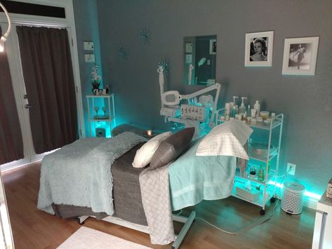 Blue Lash Room, Esthetician Rooms, Skin Knowledge, Esthetician Ideas, Salon Makeover, Lash Decor, Deco Spa, Lash Room Ideas, Lash Room Decor