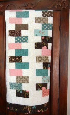 Missouri Star Quilt Pattern, Brick Quilt, Free Quilt Patterns Printables, Interesting Quilts, Free Baby Quilt Patterns, Charm Pack Quilt Patterns, Charm Square Quilt, Lap Quilt Patterns, Modern Quilt Blocks