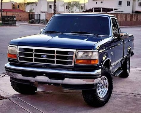 F150 1995, Old Ford Pickups, Ford Obs, Obs Ford, Fords 150, Built Ford Tough, Old Ford Trucks, Classic Ford Trucks, Old Pickup Trucks