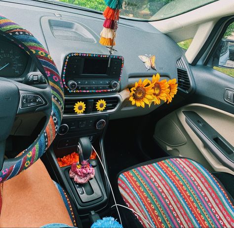 vsco girl #vsco #vscogirl  #colorful #carinteriordecoration #cardecor Vsco Car Interior, Colorful Car Interior, Cool Inside Car Ideas, Boho Car Interior Ideas, Decorated Inside Of Car, Cute Car Ideas Decor, Boho Car Inspo, Vsco Car Decor, Car Inspo Aesthetic