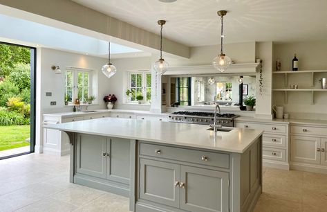 Wrens-Hill-Kitchen Dubai Kitchen, Kitchen 2022, Cottage Extension, Wren Kitchen, Diy Kitchens, Open Plan Kitchen Dining Living, Open Plan Kitchen Diner, Kitchen Makeovers, Open Plan Kitchen Dining