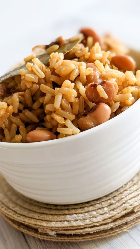 Black Eyed Peas And Rice, Cooking Black Eyed Peas, Peas And Rice, Rice Instant Pot, Blackeyed Peas, Black Eyed Peas Recipe, Peas Recipe, Southern Recipes Soul Food, Vegetarian Main Dishes