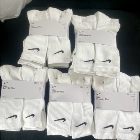 Wms 10-13 Mns 8-12 6 Pair Of Socks In Each Package. 1 Pack Is $22. Willing To Negotiate If Buying In Bulk. White Nike Socks, Dri Fit Socks, Nike Crew Socks, Tommy Hilfiger Fashion, Tall Socks, Buying In Bulk, Black And White Nikes, Nike Neon, Creative T Shirt Design