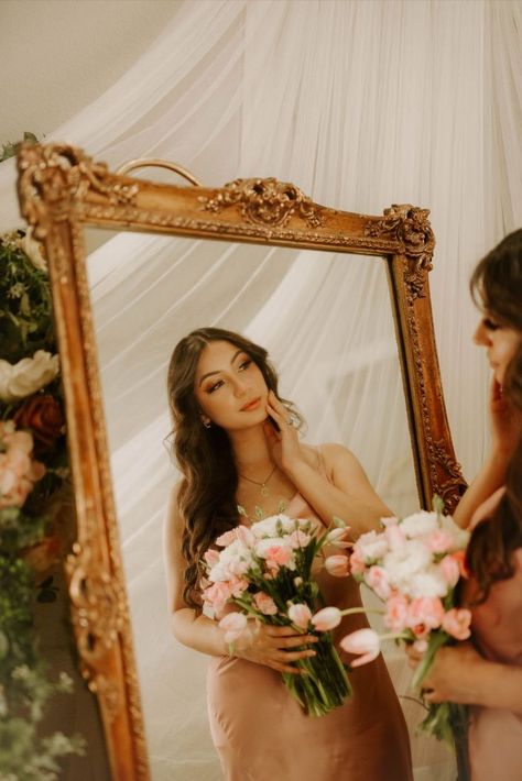 Birthday Studio Photoshoot, Couch Poses, Photoshoot Mirror, Satin Dress Elegant, Piano Photoshoot, Photoshoot Studio Ideas, Elegant Photoshoot, Happy Birthday Clip, Pink Flower Bouquet