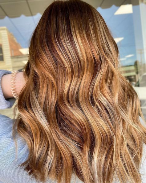 "I love using Shades EQ Gloss because it always leaves my clients with beautiful results. The coppers are my absolute favorite because they… | Instagram Apricot Hair, Trendy Fall Hair Color, Light Auburn Hair, Strawberry Blonde Highlights, Balayage Blond, Honey Brown Hair, Hair Gloss, Gorgeous Hair Color, Brown Hair With Blonde Highlights