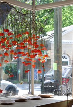 Raining flowers above your dining table - Bloomifique Raining Flowers, Decoration Vitrine, Flower Chandelier, Deco Nature, Whimsical Garden, Remembrance Day, Deco Floral, Bunch Of Flowers, Felt Art