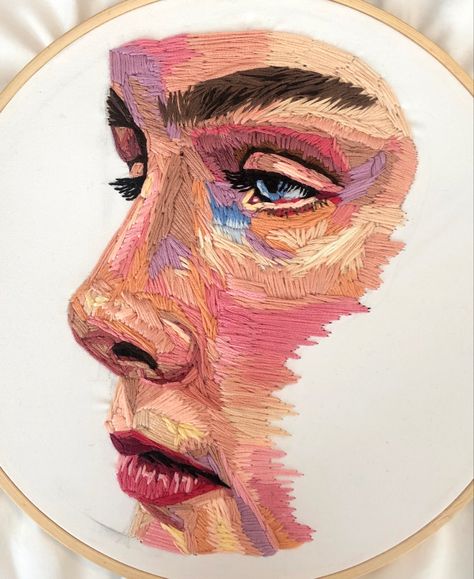 Embroidery Self Portrait, Embroidery Portrait Faces, Embroidery Of People, Embroidered Portrait Faces, Face Embroidery Portraits, Embroidery Portrait Simple, Realism Embroidery, Embroidery Person, Person Embroidery