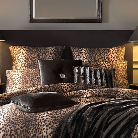 <3 Leopard Bedding!!! Yess<3<3 Cheetah Bedroom Decor, Leopard Print Bedroom Decor, Zebra Print Bedroom Decor, Animal Print Bedroom Decor, Cheetah Print Rooms, Cheetah Print Bedroom, Leopard Bedroom Decor, Leopard Print Bedroom, Zebra Print Bedroom