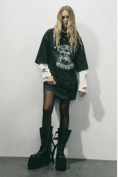 Pop Punk Outfits, Hardcore Outfits, Modern Goth, Punk Style Outfits, 90s Fashion Grunge, Punk Outfits, Alt Fashion, Pop Punk, Goth Outfits