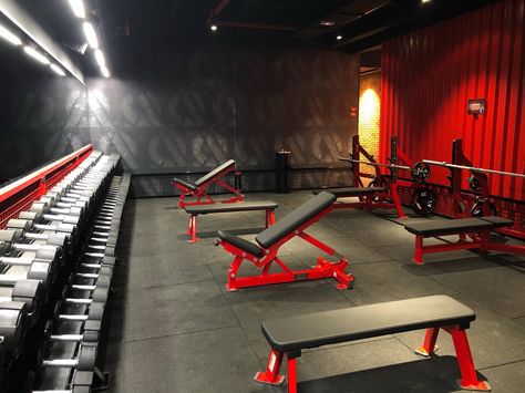 Interior Gym Design, Boxing Gym Design, Fitness Design Gym, City Gym, Dream Gym, Gym Design Interior, Luxury Gym, Home Gym Flooring, Gym Wallpaper