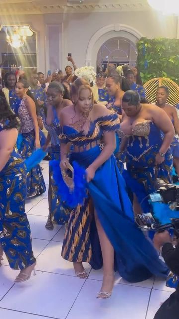 Congolese Wedding Food, Congolese Traditional Wedding, Congolese Wedding, Congolese Culture, Latest Wedding Gowns, Asoebi Style, Ghanaian Wedding, Naija Wedding, African Traditional Wedding Dress