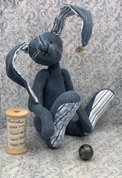 Teddy Bear Sewing Pattern, Blue Jeans Crafts, Denim Projects, Jean Crafts, Denim Ideas, Upcycle Jeans, Denim Crafts, Upcycle Projects, Sewing Dolls