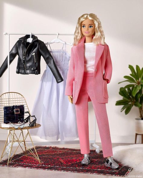 Barbie Basics, Dress Barbie Doll, Barbie Inspired, Barbie Fashionista Dolls, Vintage Barbie Clothes, Barbie Style, Barbie Life, Business Style, Barbie Fashionista