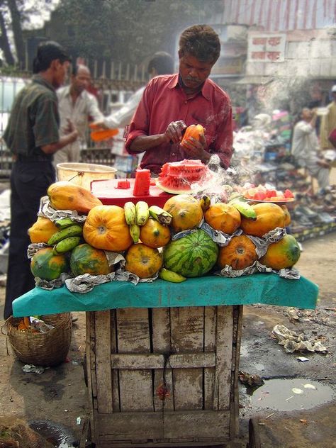 Food Forests, Street Photography People, India Street, Dream Country, Ad Ideas, Amazing India, Street Vendors, Indian Men, Indian People