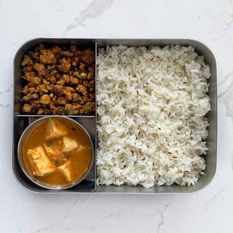 Lunchbox Aesthetic, Lunch Box Rice, Paneer Gravy, Lunch Recipes Indian, Tiffin Recipe, Tiffin Box, Jeera Rice, Healthy School Lunches, Healthy Lunchbox