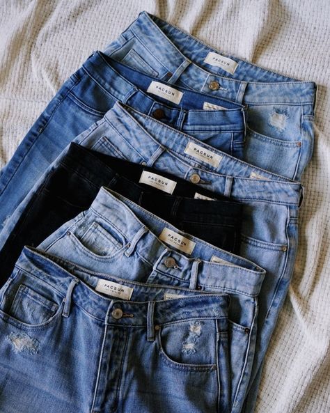 Jeans Picture, Thrift Ideas, High Waisted Straight Leg Jeans, Preloved Clothes, Fotos Ideas, Pacsun Pants, Lion Wallpaper, Desi Fashion Casual, Comfy Jeans