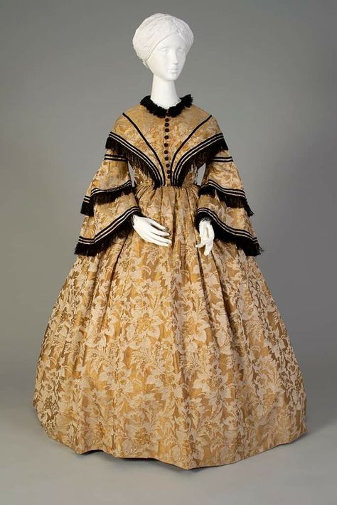 1850s Day Dress, 1850s Dress, 1860s Dresses, 1899 Fashion, Crinoline Dress, 1850s Fashion, Antique Dresses, Victorian Era Fashion, 19th Century Clothing