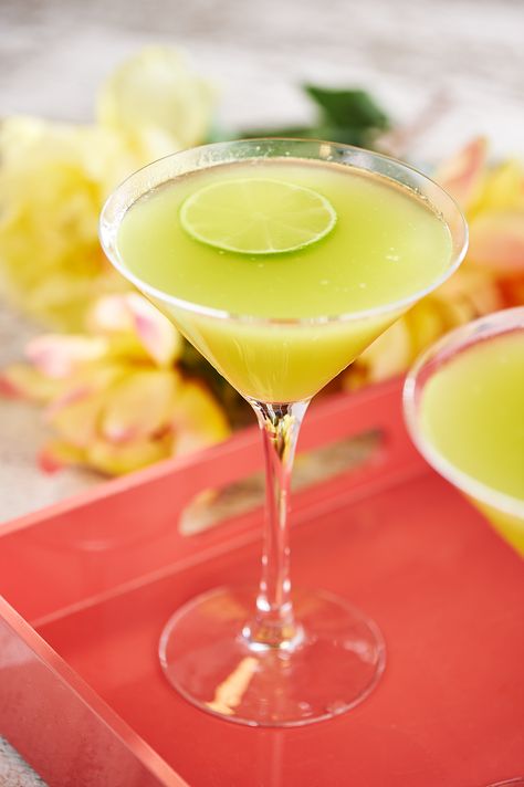 Melon Martini, Honey Melon Ciroc Recipes, Ciroc Recipes, Honeydew Melon, Happy Hour Cocktails, Martini Recipes, Vodka Cocktails, Honeydew, Food Trends