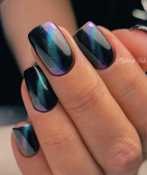 Black And Gold Cats Eye Nails, Dark Cats Eye Nails, Short Gel Nails Cateye, Black And Blue Nail Ideas Short, Black Rainbow Cat Eye Nails, Black And Cat Eye Nails, Black Cats Eye Nails Design Ideas, Short Black Cat Eye Nails, Black And Blue Cat Eye Nails