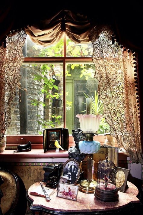 Victorian Bedroom Aesthetic, Victorian Parlour, Punk Bedroom, Kitchen Cabinet Style, Victorian Rooms, Victorian Room, Victorian Boho, Victorian Living Room, Victorian Parlor