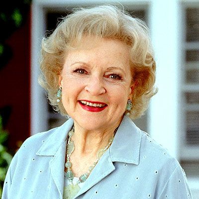 Conservative Style, Mary Tyler Moore Show, Famous Actresses, Conservative Fashion, Bold Makeup Looks, Hollywood Actress, Betty White, Golden Girl, Different Hairstyles