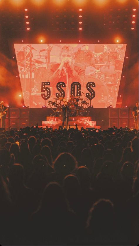 (5sos story) Iphone Wallpaper 5sos, Concert Wallpaper, 5sos Concert, 5sos Wallpaper, 5sos Pictures, Lucky Luke, Artist Wall, Dorm Posters, Live Picture