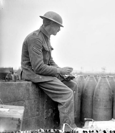 WWI, 11 August 1917; A Corporal checking shells arriving on a light railway. Wytschaete. Battle of Passchendaele. Cropped. © IWM (Q 5871) Katharine Ross, German Soldiers Ww2, Wwii Photos, British Soldier, Military Uniforms, Army Soldier, American Soldiers, German Army, Press Photo