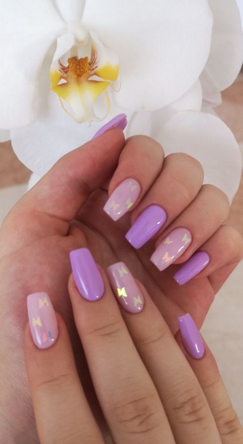 Lilac Nails Design, Ongles Gel Violet, Violet Nails, Lilac Nails, Purple Acrylic Nails, Nagellack Trends, Lavender Nails, Brittle Nails, Acrylic Nails Coffin Short