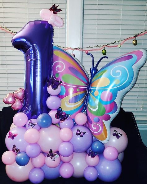 Butterfly Birthday Balloon Garland, Butterfly Balloon Bouquet, Butterfly 1st Birthday Balloons, Balloon Butterfly Tutorial, Butterfly And Flower Balloon Arch, Butterfly Balloons Purple, Butterfly Balloon, Butterfly Birthday Party Decorations, Butterfly Themed Birthday Party