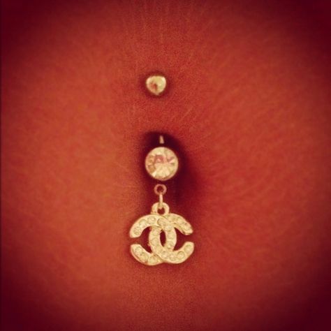 Gold Chanel belly ring<3 Lose Yourself Eminem, Bellybutton Rings, Cute Belly Rings, Bellybutton Piercings, Belly Button Piercing Jewelry, Button Piercing, Belly Button Jewelry, Cute Piercings, Halloween Greeting Card