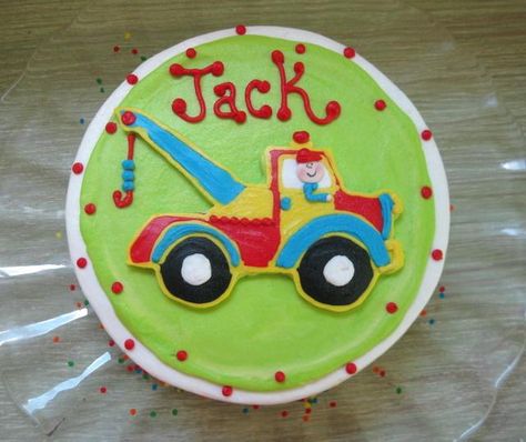 Perfect for a little boy's birthday Tow Truck Cake, Frozen Buttercream Transfer, Buttercream Transfer, My Cake School, Oven Tacos, Buckwheat Cake, Truck Cake, Bruschetta Ingredients, Truck Cakes