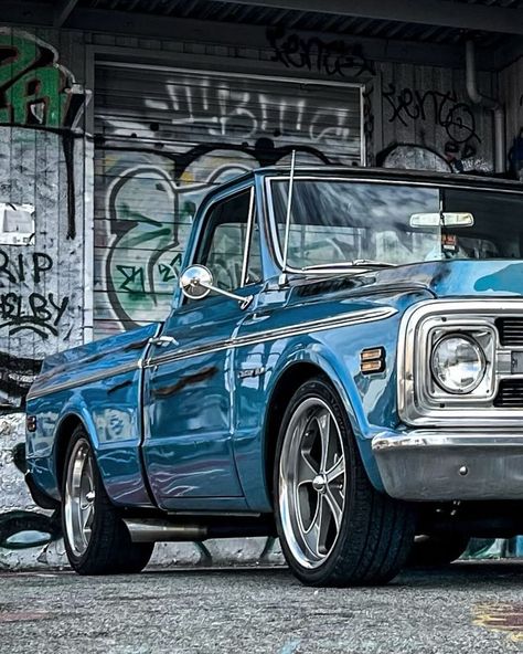 Come for the photo, stay for the original caption 😂Repost👉 @bettyblue1970 It rubs the microfiber on its chrome or it gets the hose again. #383stroker #chevysmallblock #trucksofvancouver #patinatruck #patina #c10 #muscletruck #chevyonly #chevyc10 #patinatrucknation #6772chevytrucks #classicchevy #customc10 #classicchevytrucks #1970c10 #c10trucks #c10nation #c10lifestyle #c10club #c10crew #c10era #classicsfeature #dailyc10s #classictrucks #classicvins C10 Wallpaper, 1990 Wallpaper, Muscle Truck, C10 Chevy Truck, C10 Trucks, Chevy C10, Gm Trucks, Chevy Truck, Classic Trucks