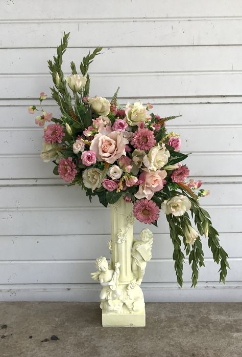 Hogarth Curve Arrangement Hogarth Curve Floral Arrangements, Hogarth Flower Arrangement, Hogarth Curve Floral Design, Easter Messages, Silk Floral Arrangements, Arrangement Ideas, Flower Inspiration, Flowers Arrangements, Design Project