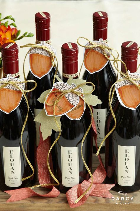 Thanksgiving Champagne Bottle, Autumn Gifts Diy, Thanksgiving Bottle Decorations, Gift Wrap Bottle Of Wine, Wine Tags Diy, Wine Bottle Tags Template, Fall Wine Bottle Tags, Cricut Wine Bottle Gift Tags, Wine Bottle Dressing