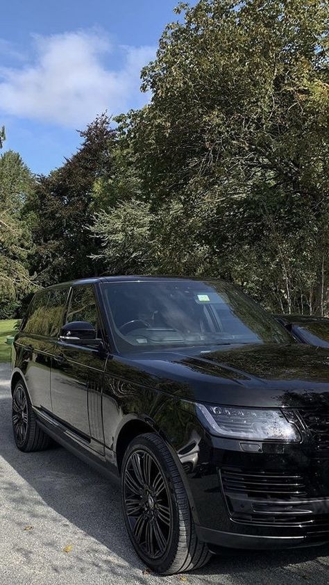 Rich Mom Aesthetic House, Rang Rover Mom Aesthetic, Range Rover Mom Aesthetic Black, Rich Mom Car, Range Rover Sport Aesthetic, Blacked Out Range Rover, Black Range Rover Aesthetic, Rich Mum Aesthetic, Range Rover Girl