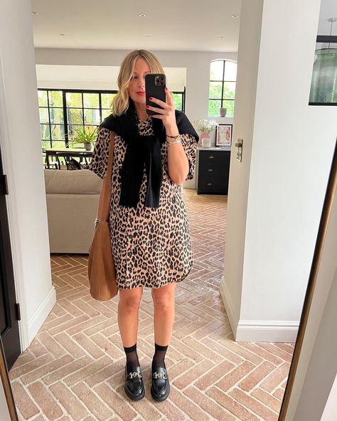 Leopard T-shirt dress and loafers | For more style inspiration visit 40plusstyle.com Shift Dress Outfit Winter, Dress And Loafers, Leopard Dress Outfit, Dress With Loafers, Shift Dress Outfit, Loafers And Socks, Casual Outfit Idea, Shirt Dress Outfit, Emma Rose