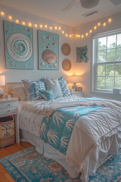 Redo My Bedroom Ideas, Pink Green And Blue Bedroom, Nautical Room Ideas, Blue And Green Dorm Room, Boho Beach Room, Beach Style Room, Dorm Room Boho, Doorm Room, Beach Dorm