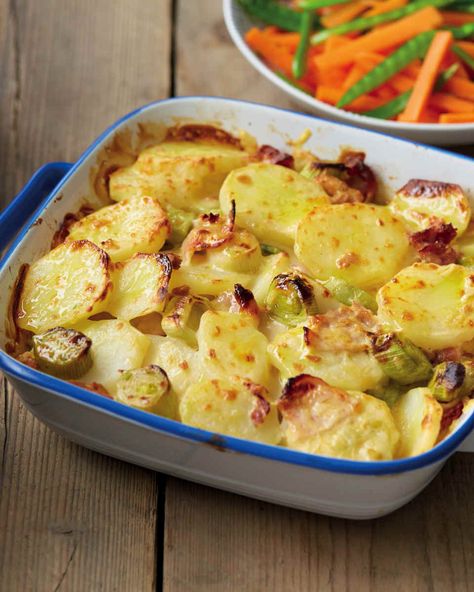 Vegetable Bake Recipes, Bacon Dishes, Leek Recipes, Aldi Recipes, Potato Leek, Bacon Potato, Veg Dishes, Baked Vegetables, Bacon Recipes