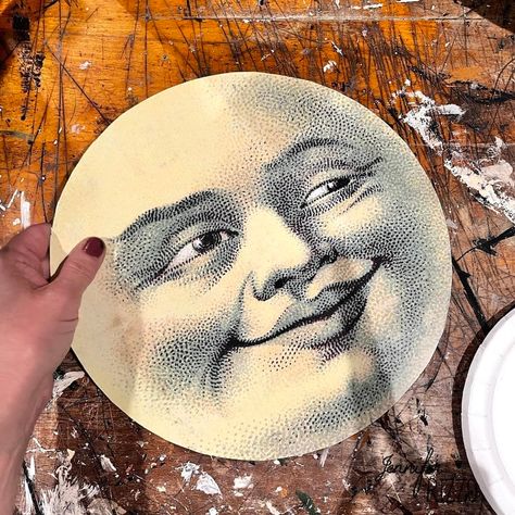 Vintage Moon Face, Man In The Moon Face, Face Nail Art, Face Decor, Cool Easy Drawings, Man In The Moon, Sketch Portrait, Free Vintage Printables, Halloween Moon