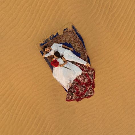 This spectacular pre-wedding shot by WeddingSutra Favorite @studiobeunique at a picturesque desert stretch will remind you of the bollywood… Pelli Poola Jada, Shilpa Reddy, Poola Jada, Rahul Mishra, Photoshoot Outdoor, Silk Anarkali, Air Hostess, Pre Wedding Poses, Bridal Guide